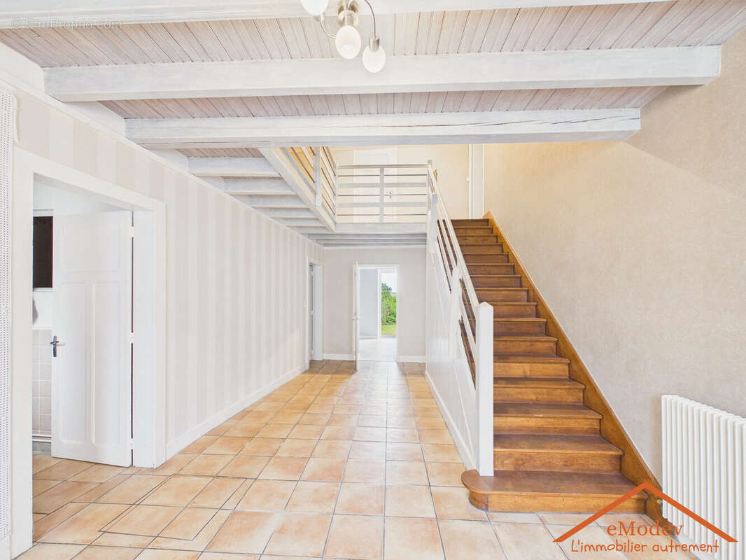 Maison 190 m² à Savigny  - photo 9
