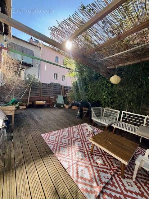 Appartement à CONTES