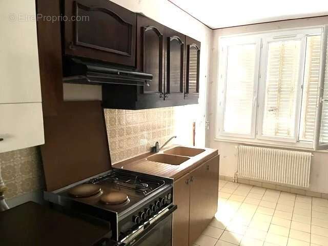 Appartement avec cave et garage. - photo 2
