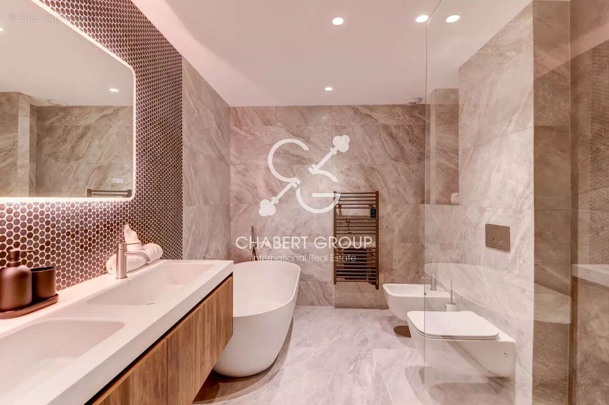 Appartement à ROQUEBRUNE-CAP-MARTIN