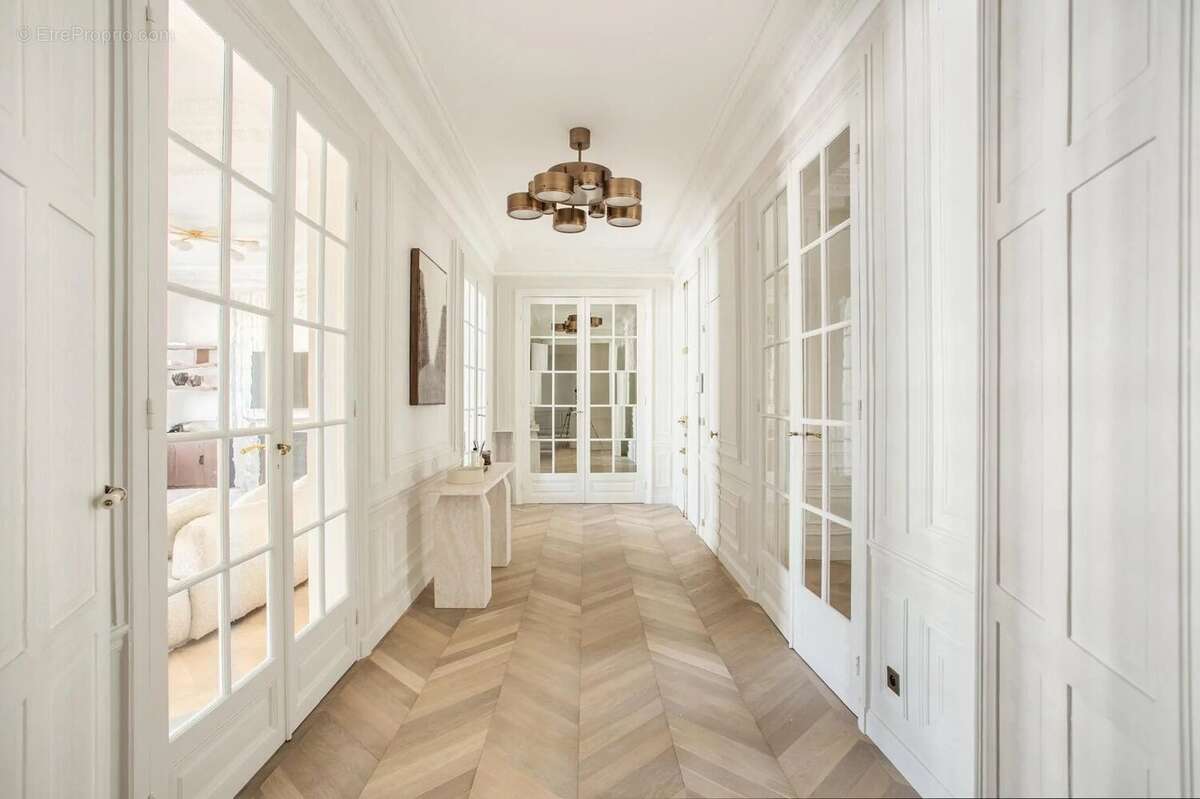 Paris XVI  Appartement 6/5 Pieces / bld Jules SANDEAU / Appartement d’Exception - photo 22