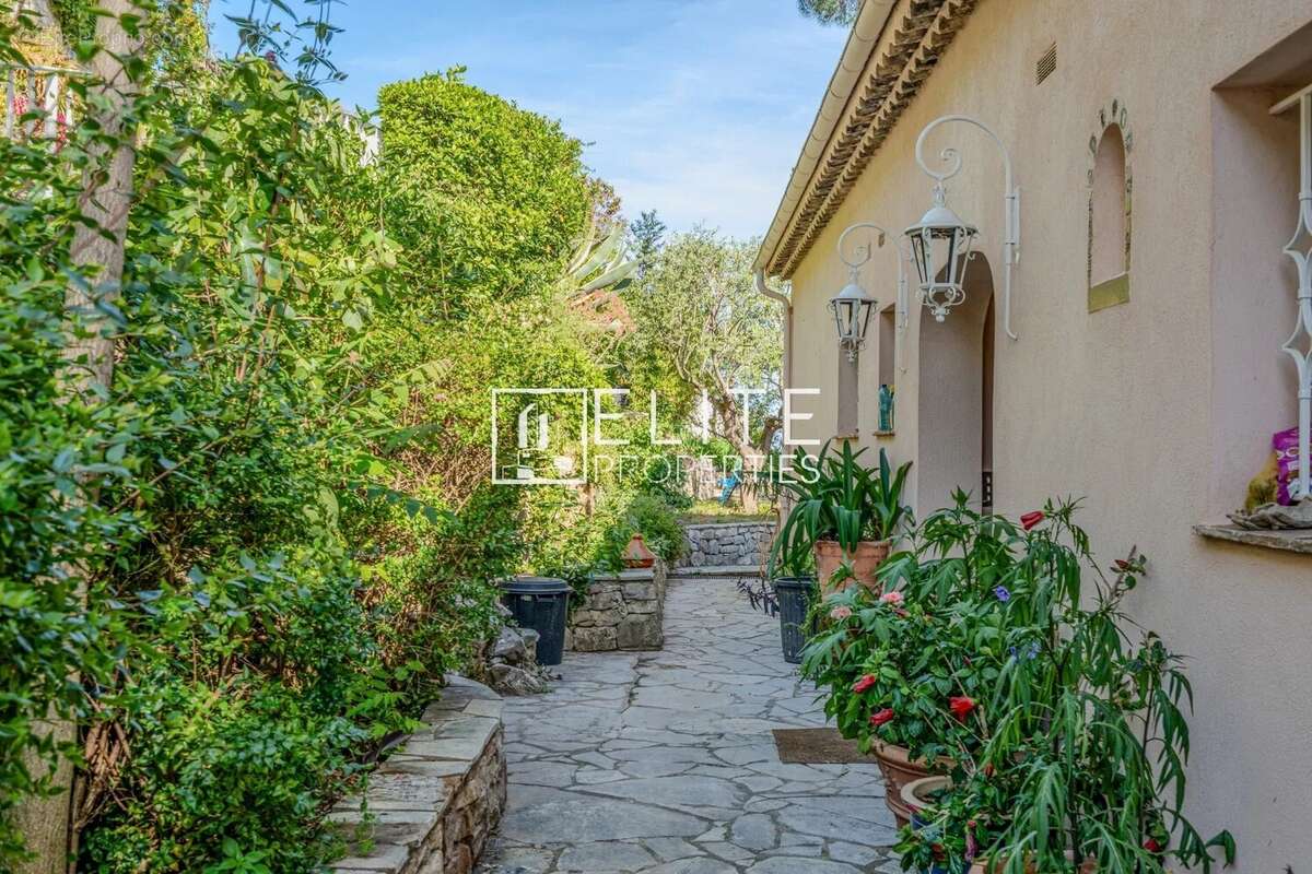 Maison à GRASSE