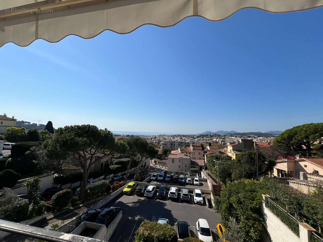 Appartement à LE CANNET