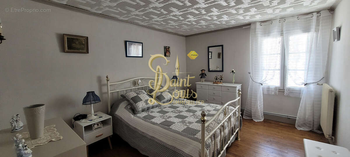 Maison à CHAMPIGNY-SUR-VEUDE