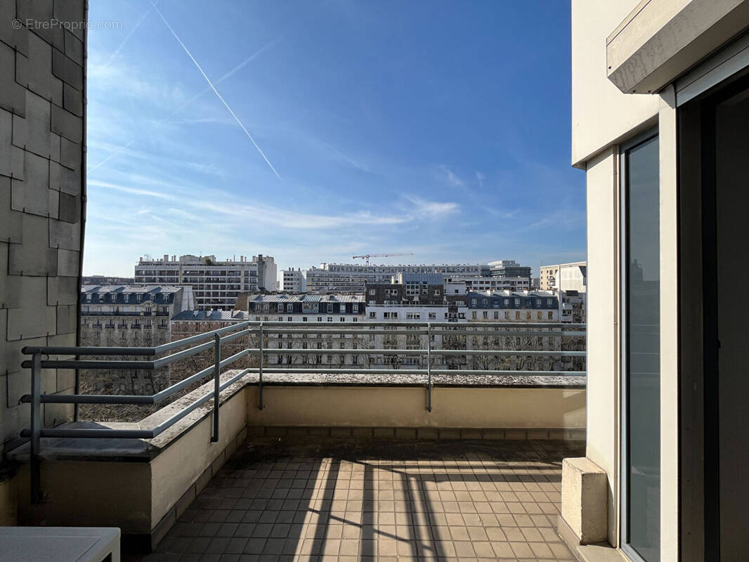 Appartement à PARIS-14E