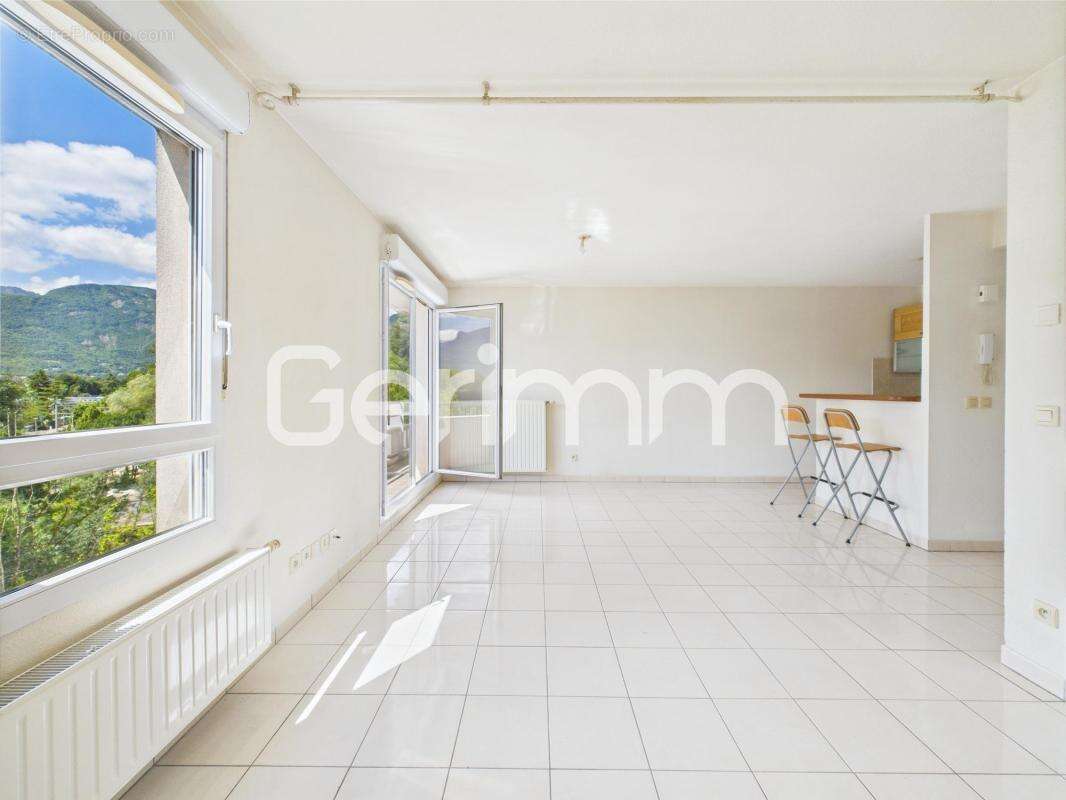 Appartement à SAINT-MARTIN-D&#039;HERES