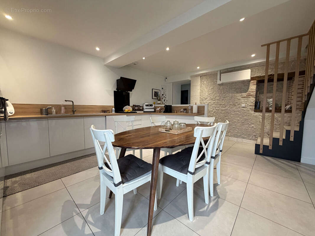 Maison à LA CHAPELLE-SAINT-MESMIN