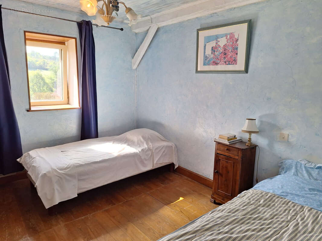 Maison à SAINT-POMPONT