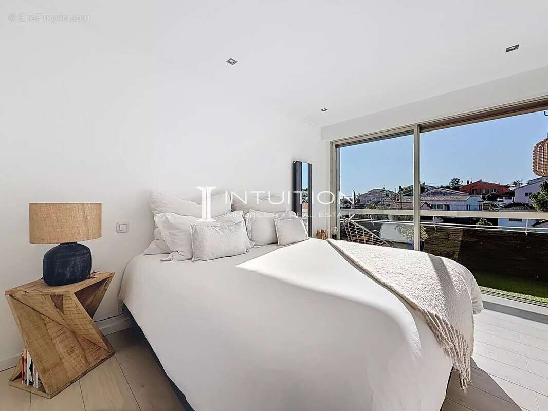 Appartement à LE CANNET