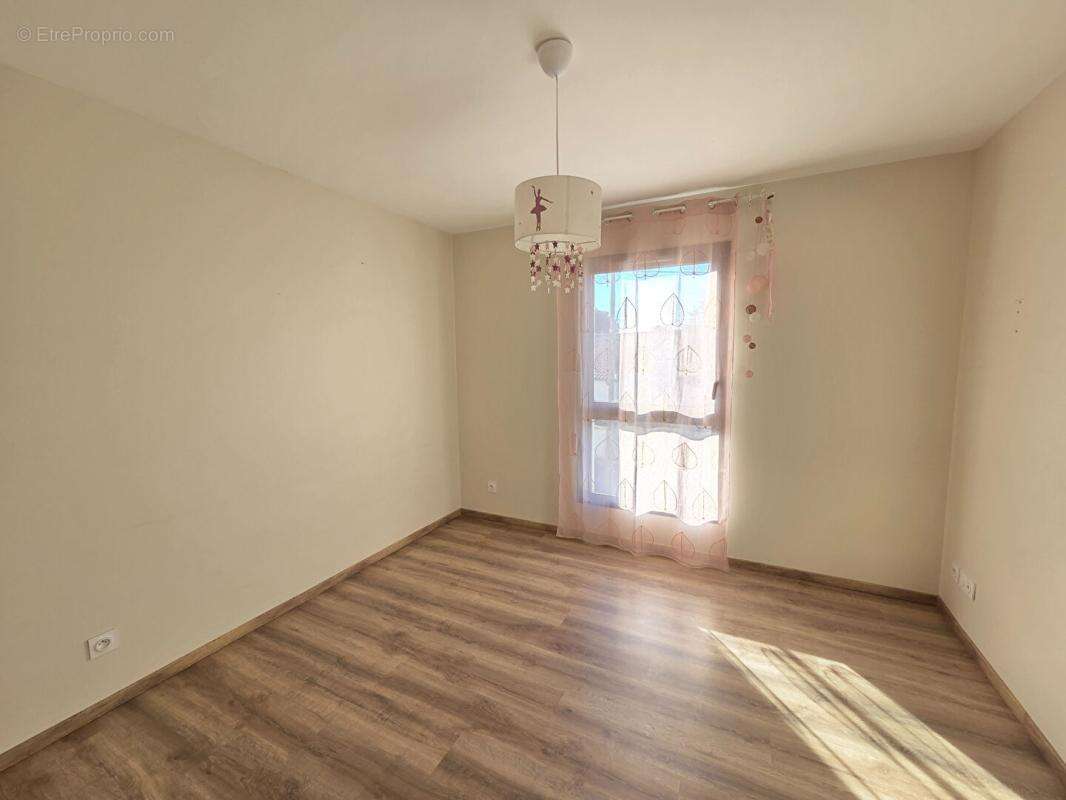 Maison à MONTELIMAR