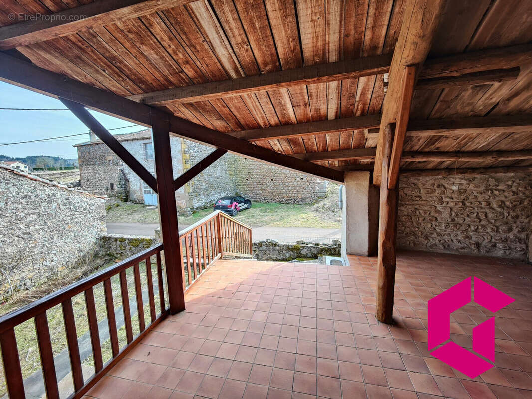 Maison à SIAUGUES-SAINTE-MARIE