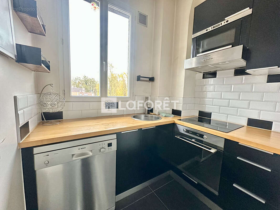 Appartement à LES PAVILLONS-SOUS-BOIS