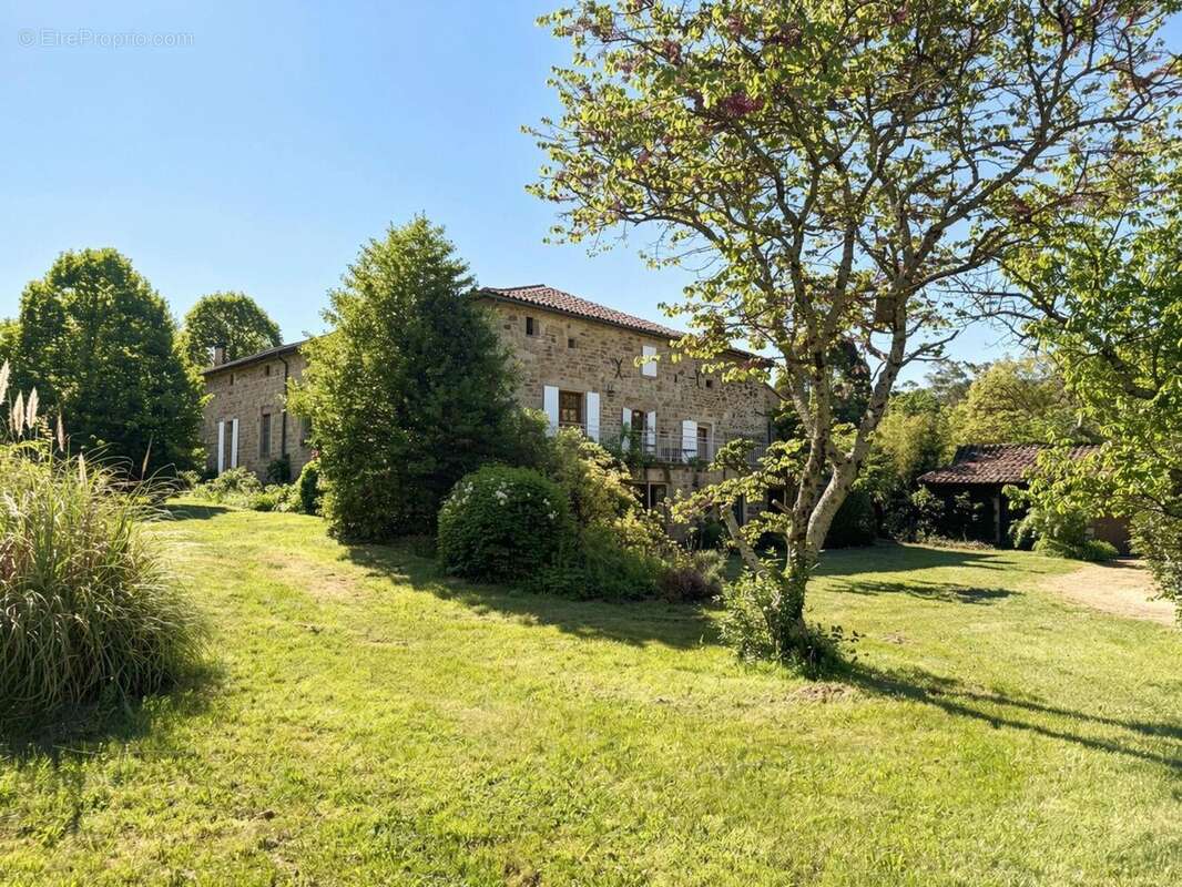   - Maison à JAUJAC