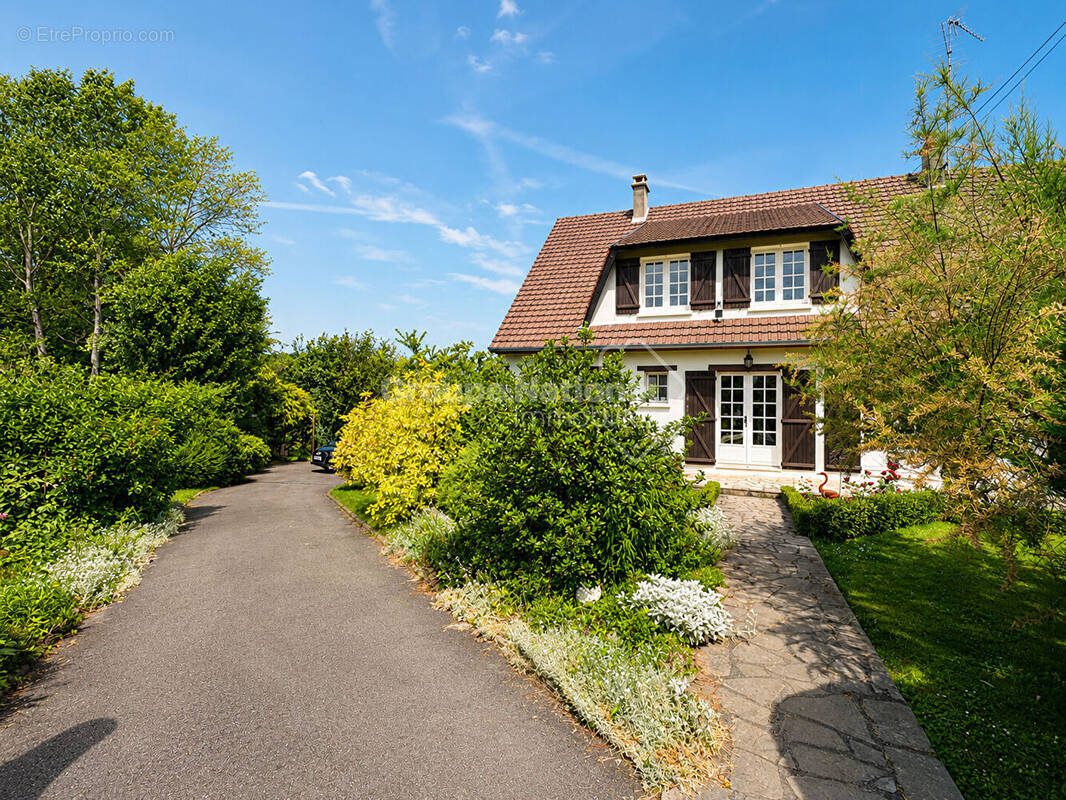 Maison à SAINTE-GENEVIEVE