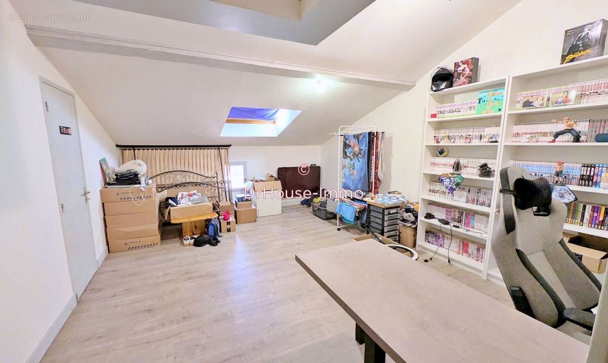 Appartement à UNIEUX