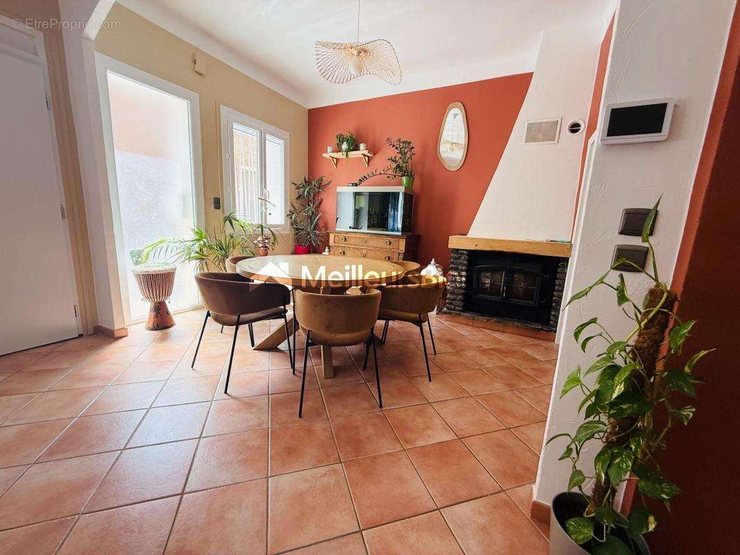 Maison à VILLENEUVE-LA-RIVIERE