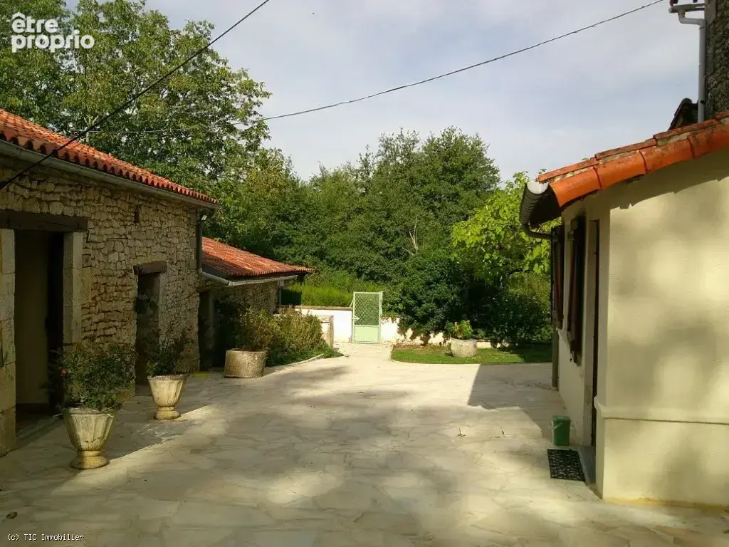 Exclusif ! Charmante Maison En Pierre Avec Une Vue Superbe! - photo 37