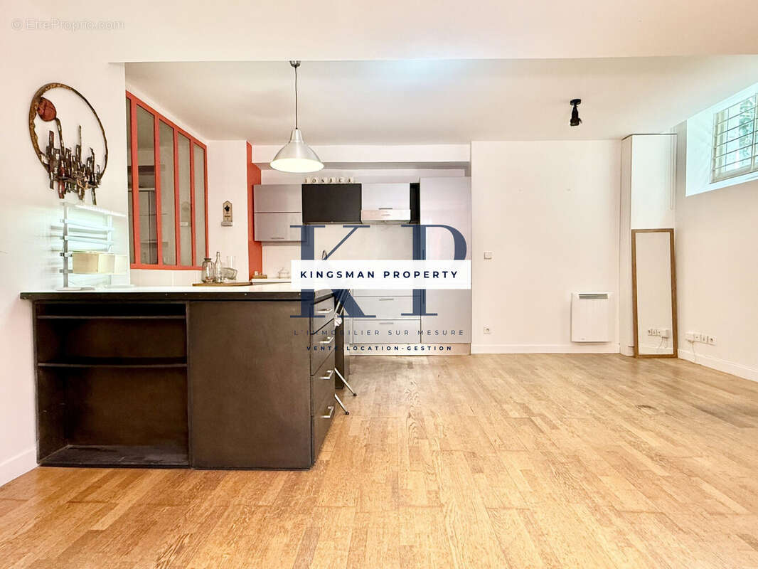 Appartement à PARIS-10E