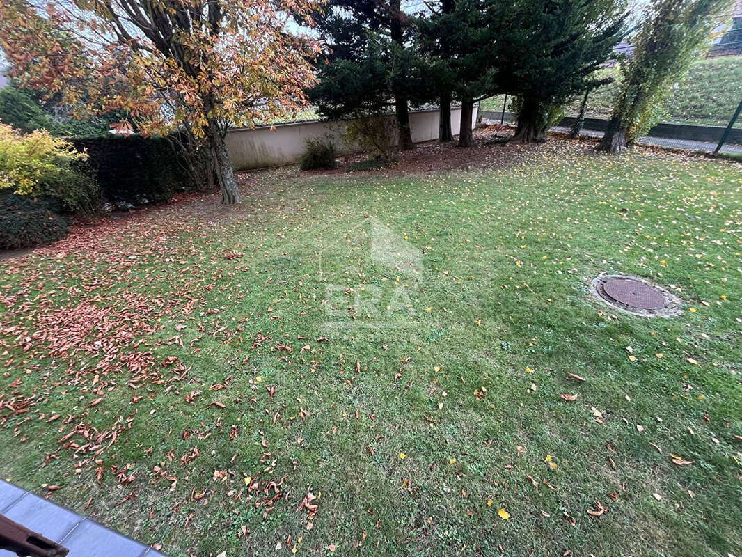 Appartement à LES CLAYES-SOUS-BOIS