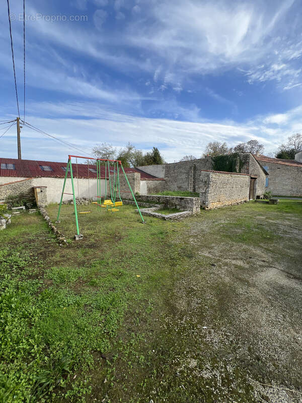 Maison à ASNIERES-LA-GIRAUD