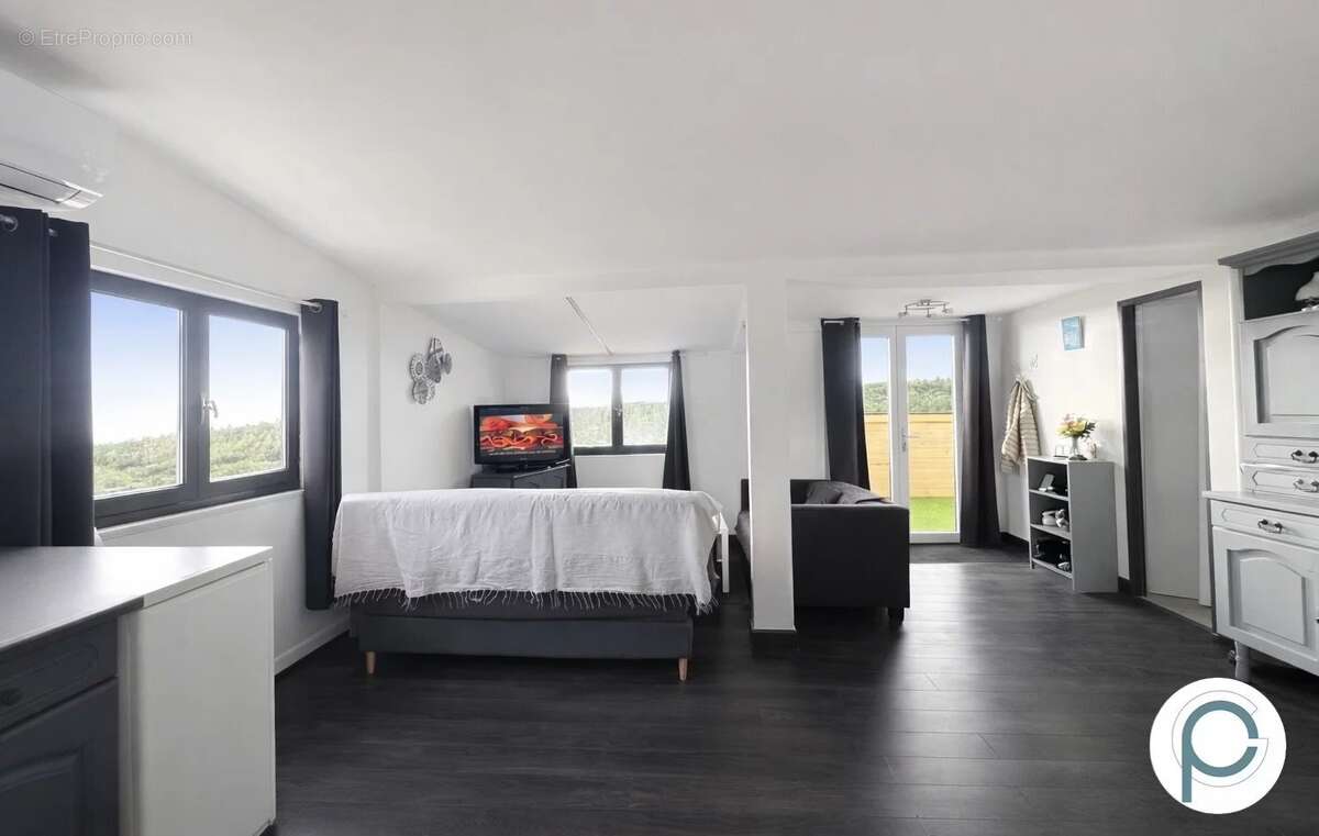 Maison à LE CASTELLET