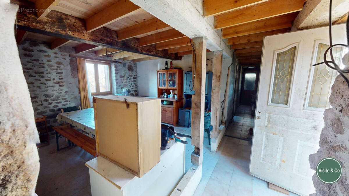 Maison à LA LANDE-DE-LOUGE