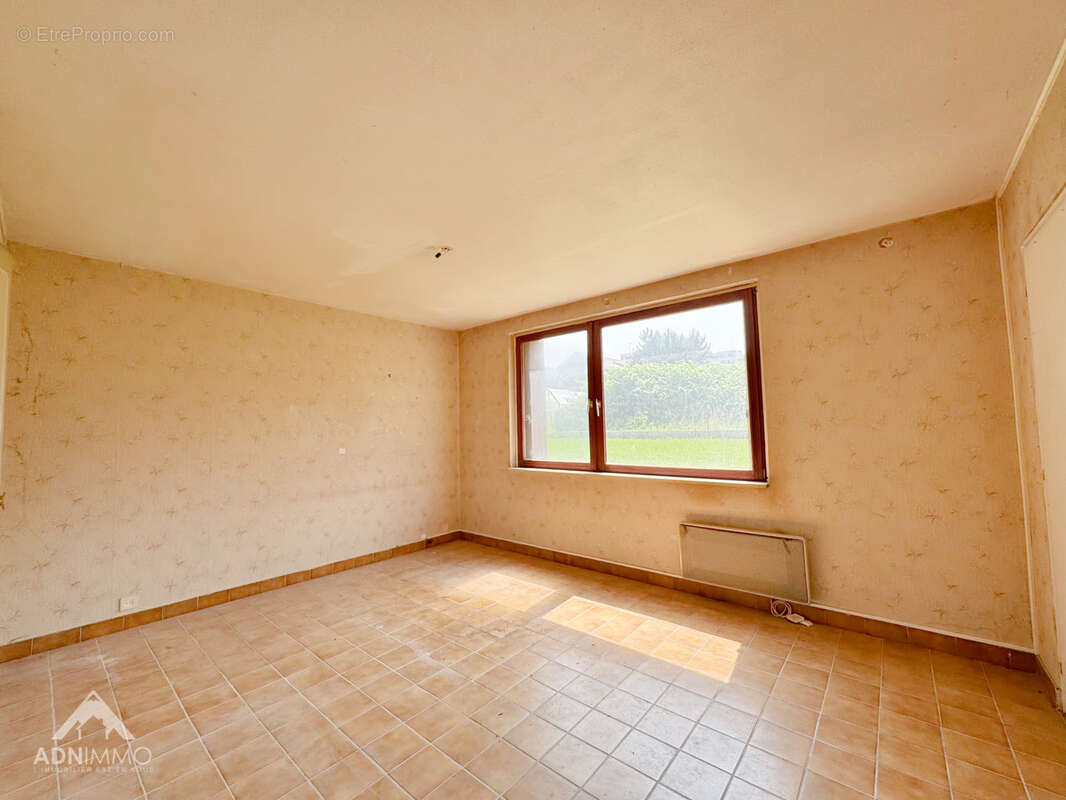 Maison à SAINT-GENIS-POUILLY