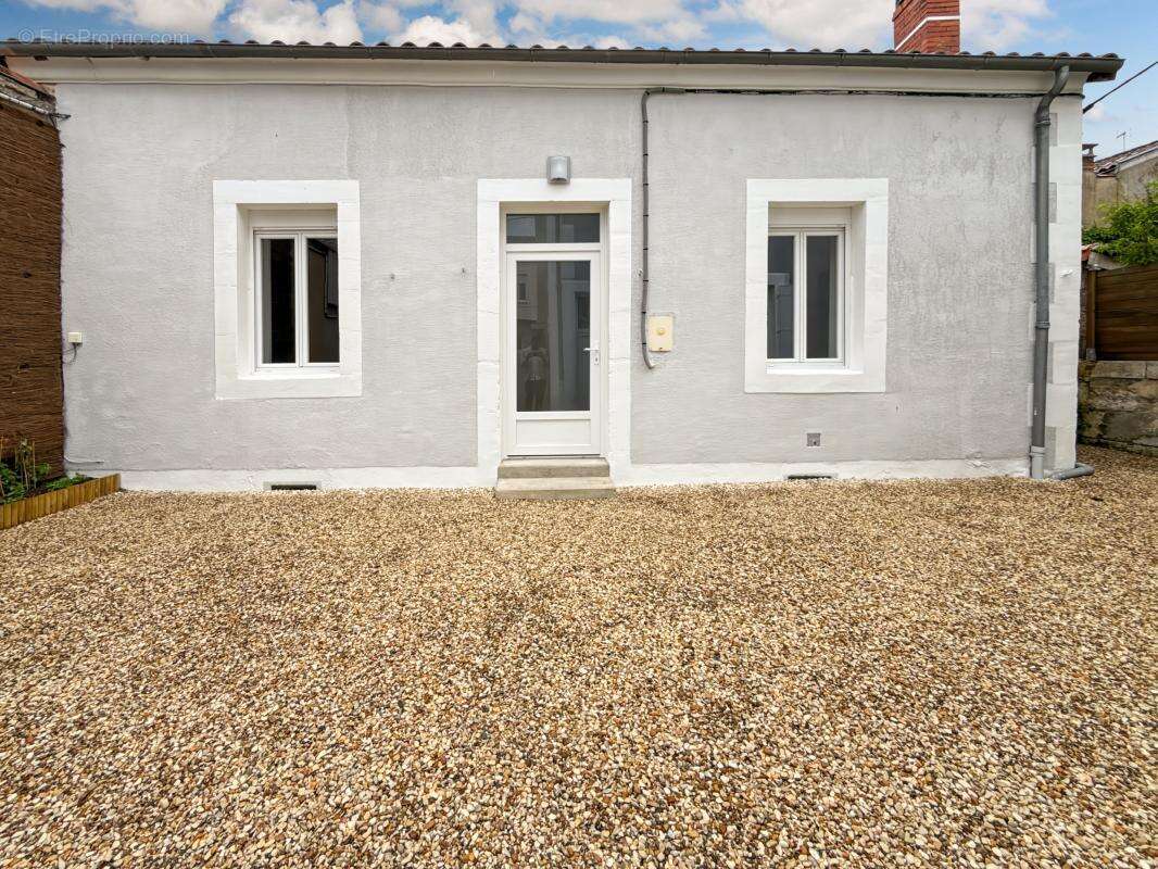  ensemble immobilier rénové avec double garage – quartier saint-georges à périgueux  - photo 6