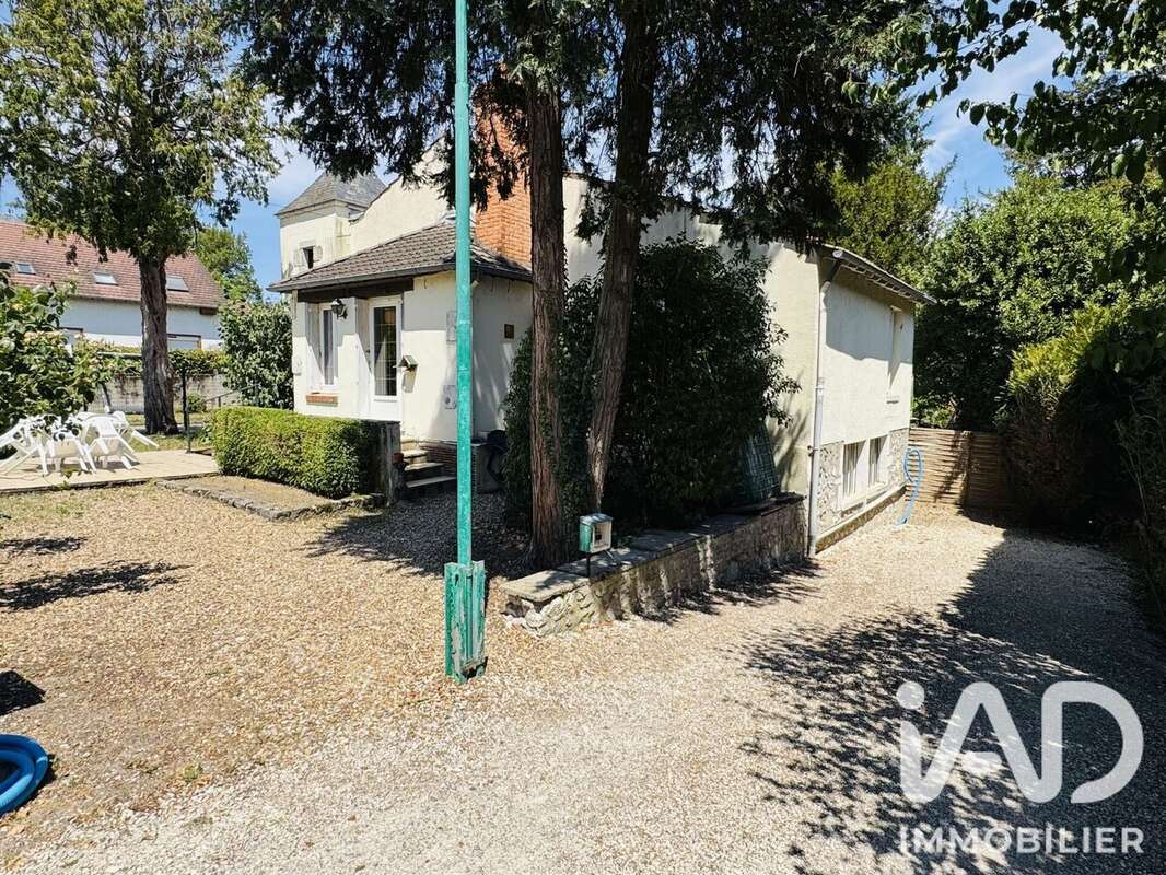 Maison 88 m² à Saint-Ay  - photo 4