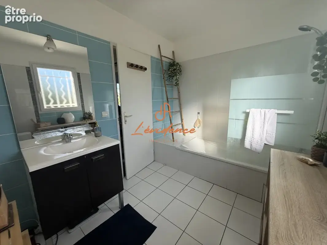 Maison familiale à proximité du centre-ville de Montélimar - photo 8