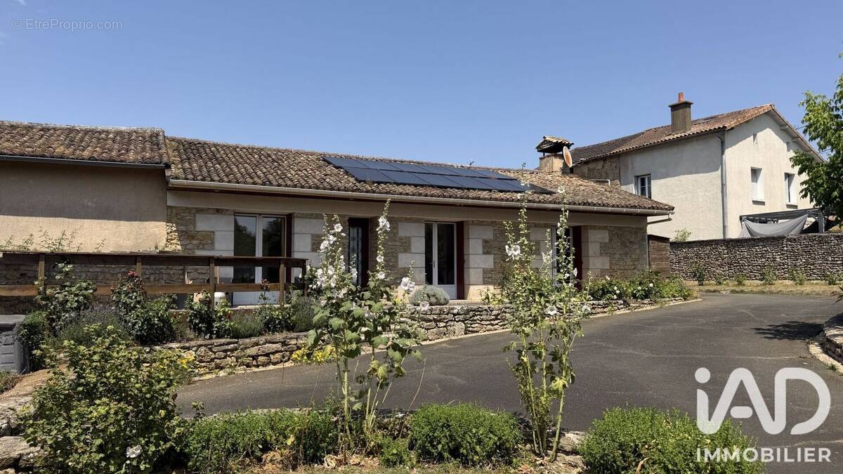 Photo 1 - Maison à CELLE-LEVESCAULT