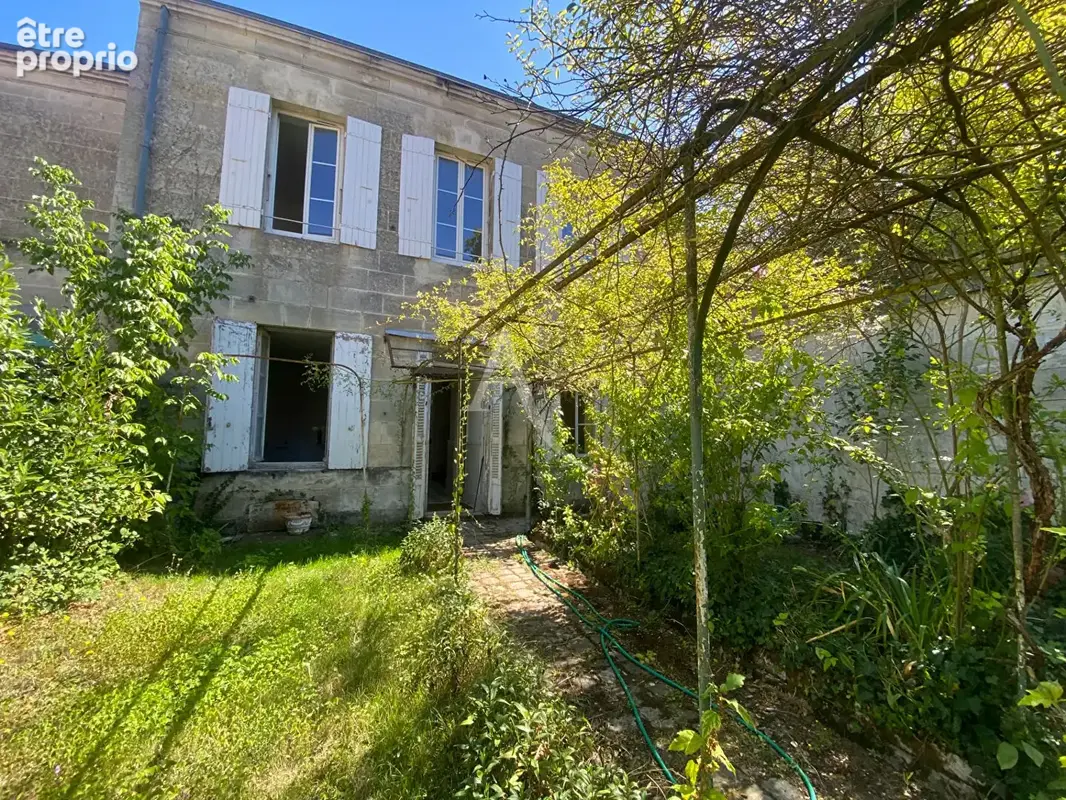 Maison / Immeuble Rare sur  Rochefort 8 pièce(s) - photo 1