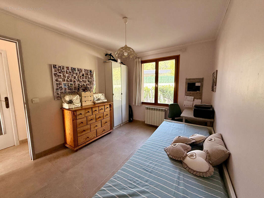 Maison à POURRIERES