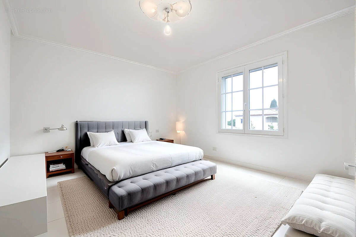 Maison à SAINT-LAURENT-D'AIGOUZE