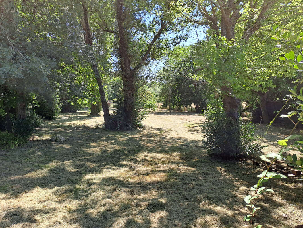 Terrain à bâtir à vendre à LÉOGNAN - photo 2