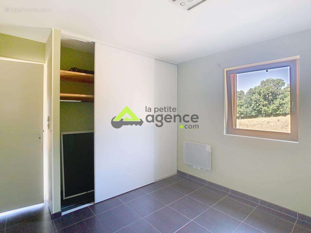 Maison à SAINT-QUENTIN-LA-CHABANNE