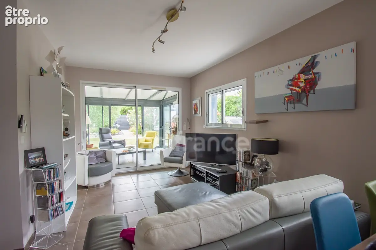 Saujon – maison contemporaine avec piscine interieure - photo 4