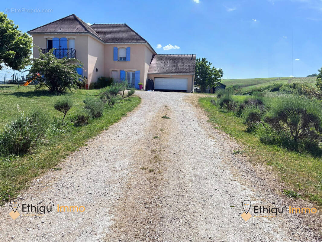 Vue de la route - Maison à BLIGNY