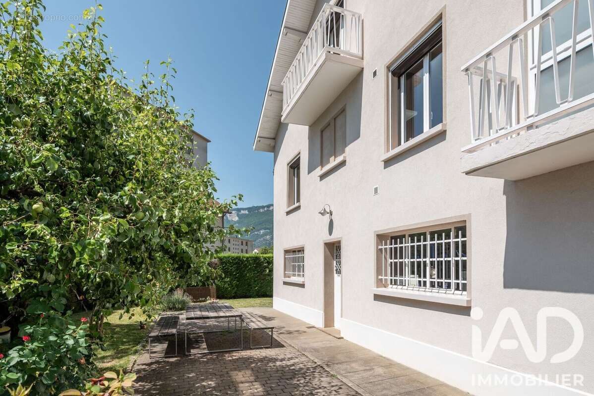 Maison 120 m² à Saint-Martin-Le-Vinoux  - photo 2