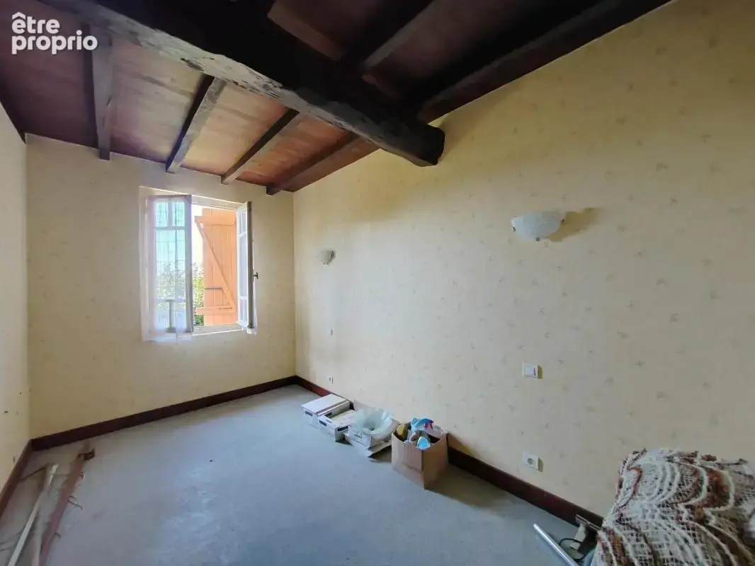 Située à MIRAMONT LATOUR, maison à rénover avec vue panoramique - photo 17