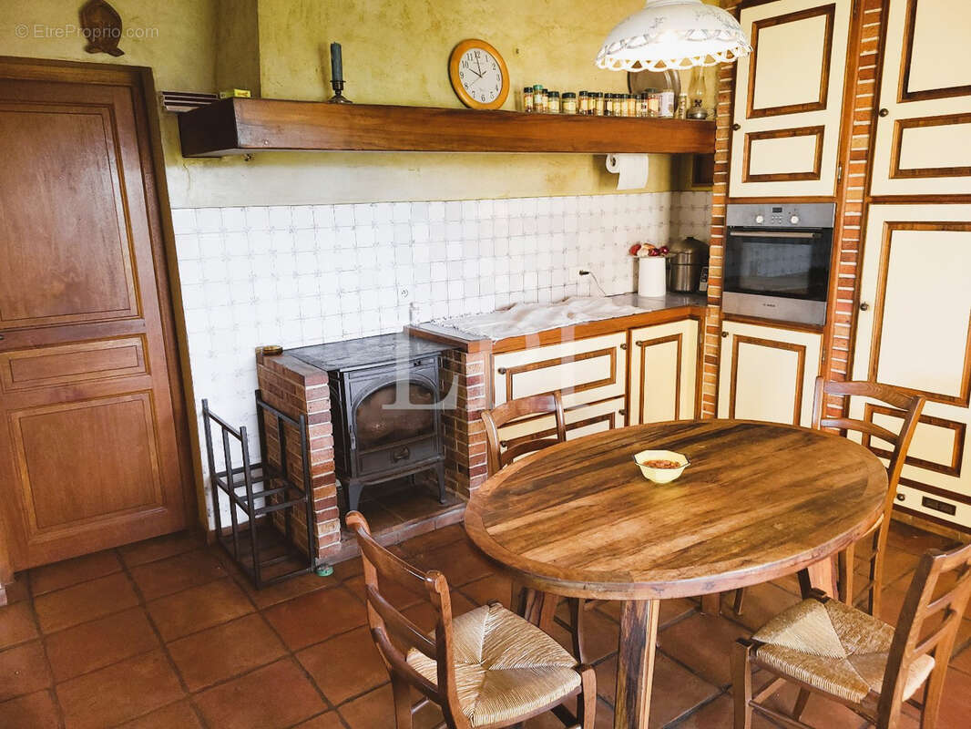 Maison à SAINT-SATURNIN-LES-APT