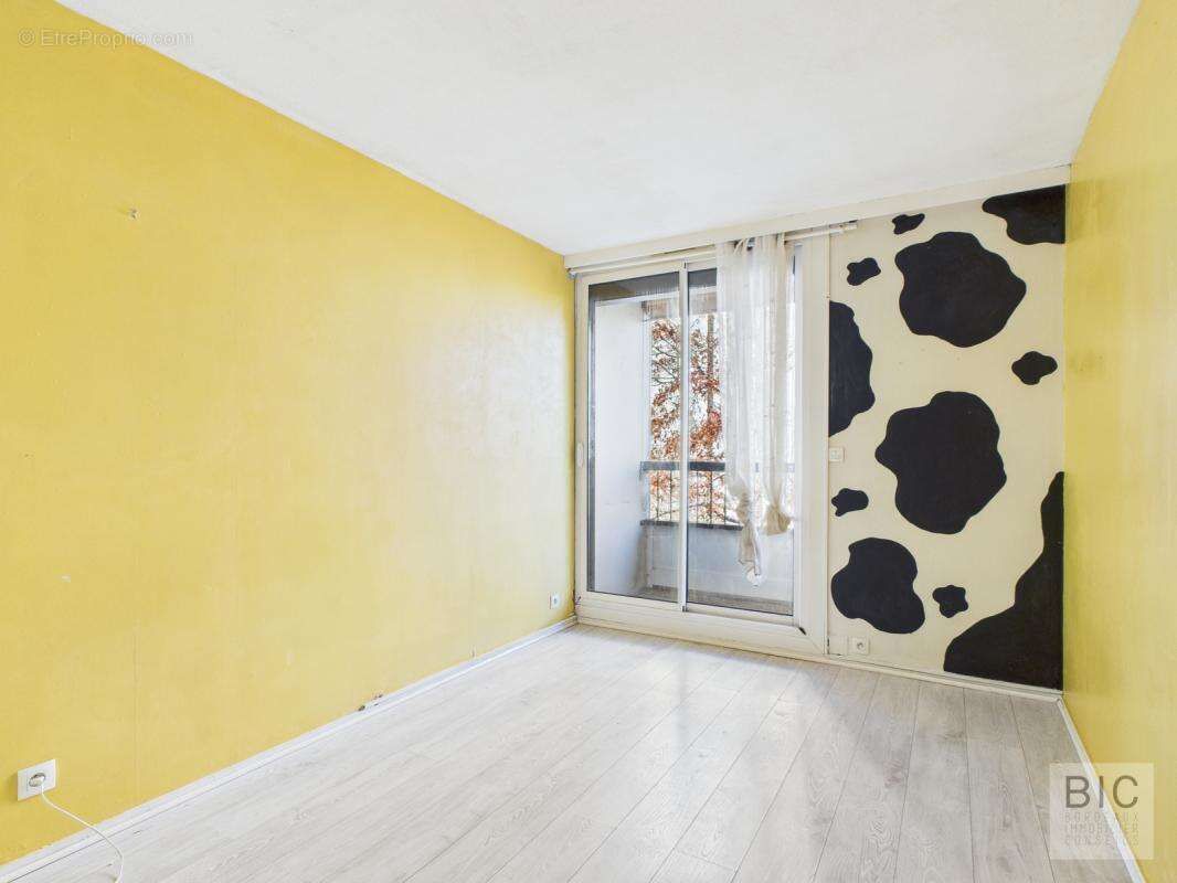 A vendre Grand T5 avec balcons et place de parking - photo 5