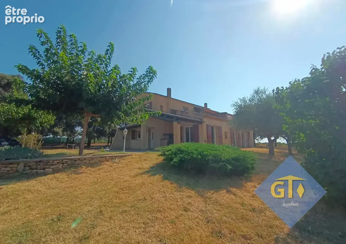 Maison avec piscine et jardin - photo 1