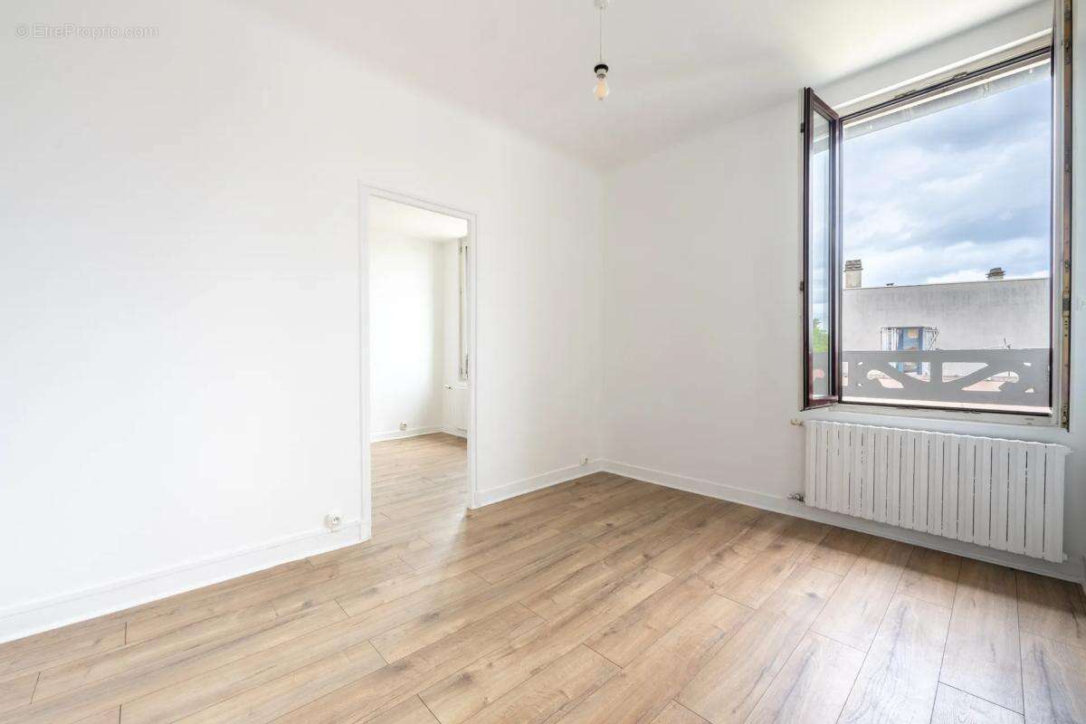 Appartement à LES MUREAUX