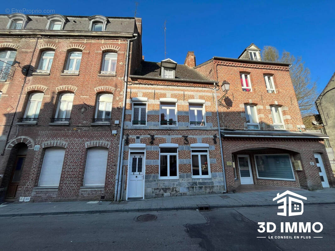 Maison à AVESNES-SUR-HELPE