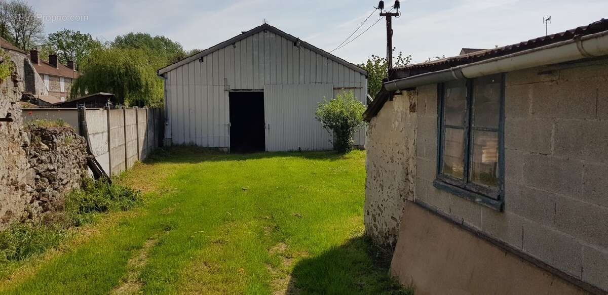 Commerce à FONTENAY-TRESIGNY