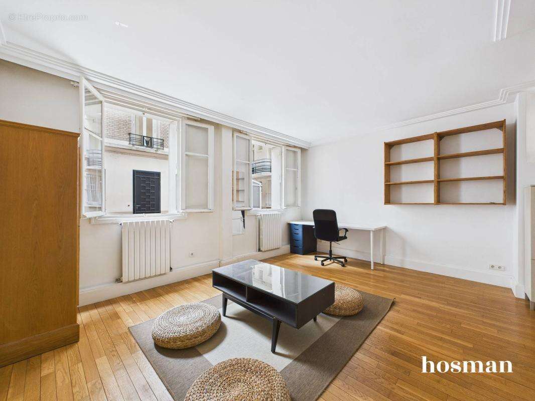 Appartement à PARIS-7E