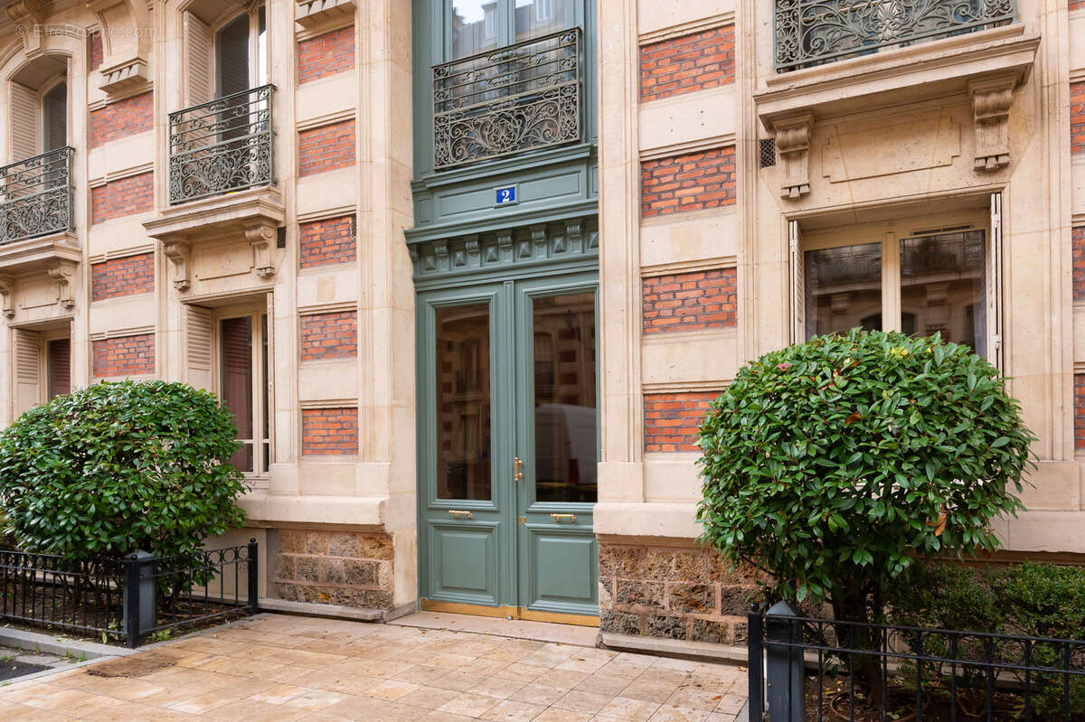 Appartement à PARIS-8E