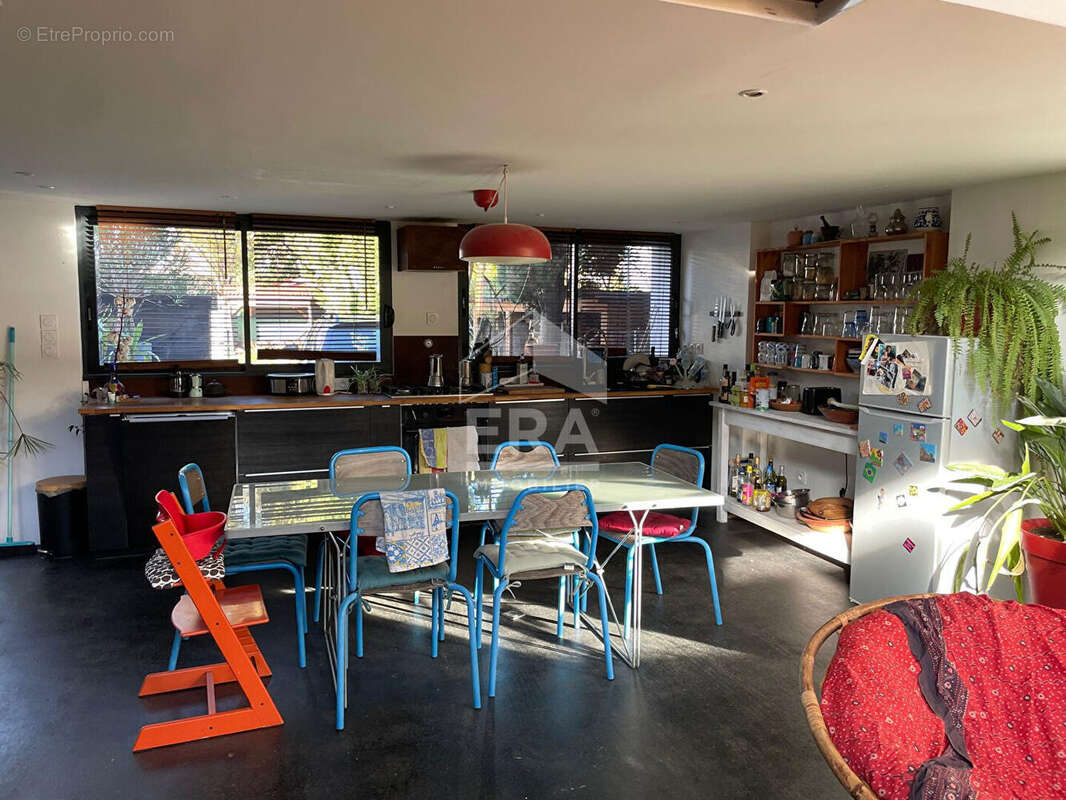 Maison à L'ISLE-SUR-LA-SORGUE