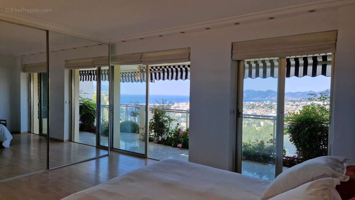 Appartement à LE CANNET